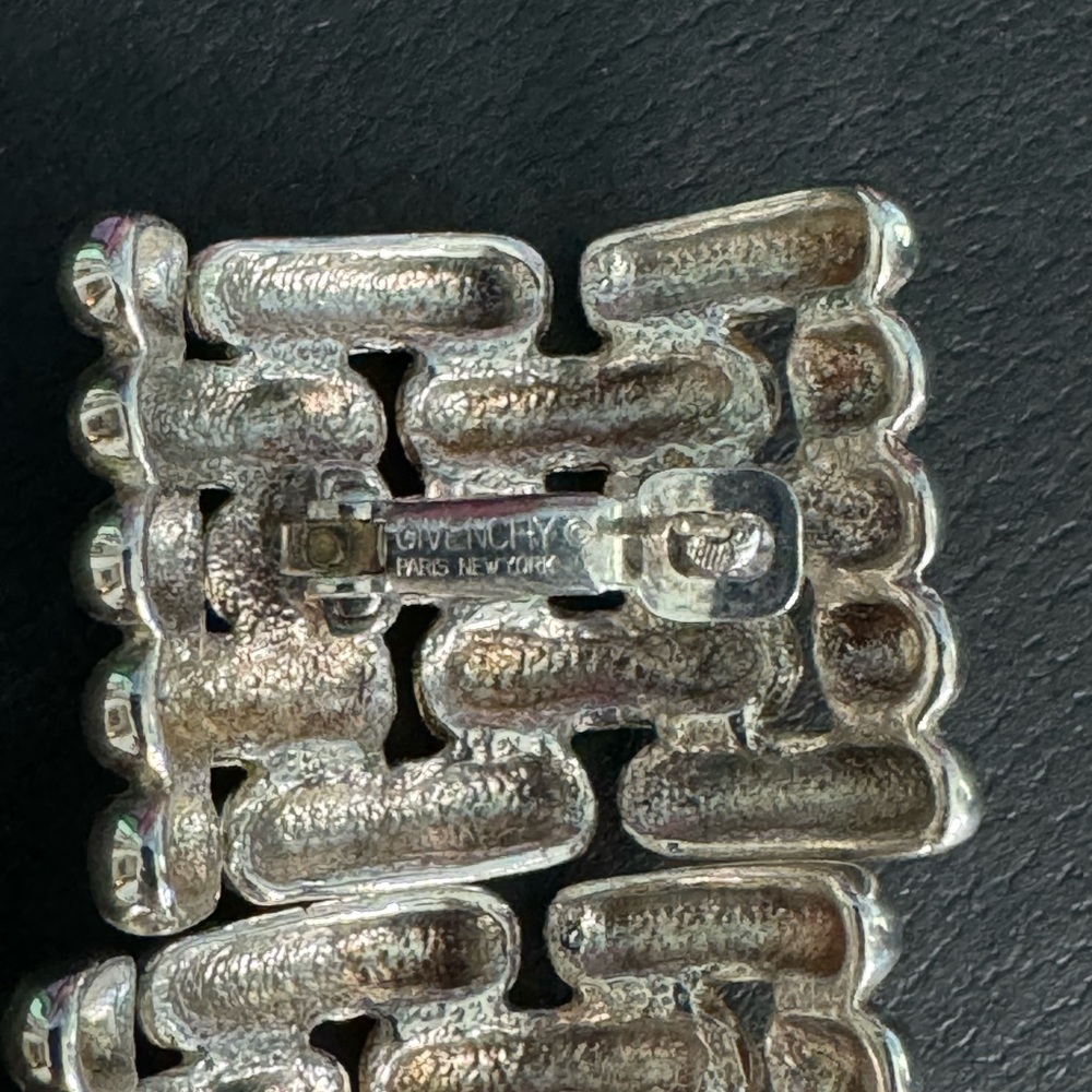 EUC Givenchy Silver Chain link Pierced earrings, retails $299 - Picture 6 of 8
